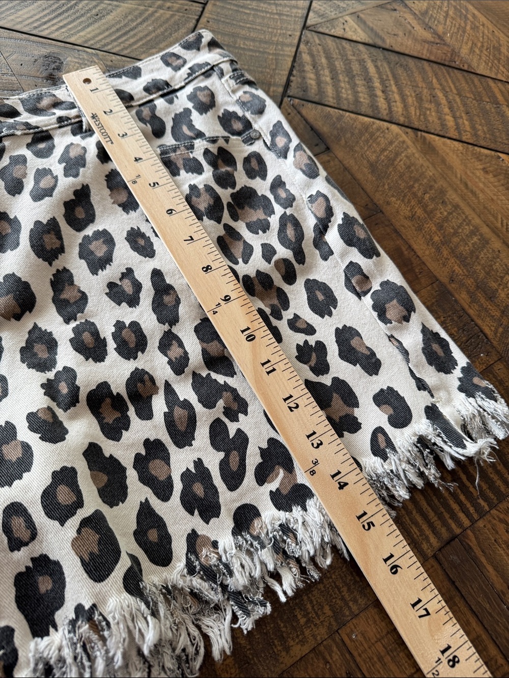 Jess Lea Leopard Print Frayed Hem Women's Shorts - Beige/Black NWT  Sz XL - Picture 5 of 8